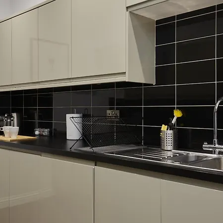 Apartment Luxury 2br 2ba Town Centre