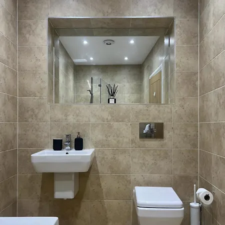 Apartment Luxury 2br 2ba Town Centre
