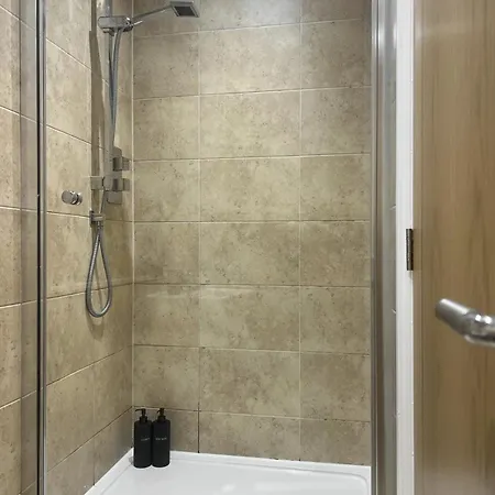 Apartment Luxury 2br 2ba Town Centre *